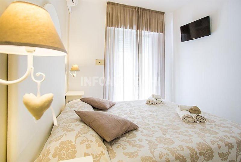 Hotel Ermeti B&B Brunch Riccione Ngoại thất bức ảnh