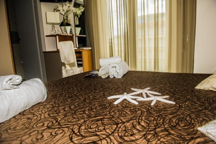 Hotel Ermeti B&B Brunch Riccione Ngoại thất bức ảnh