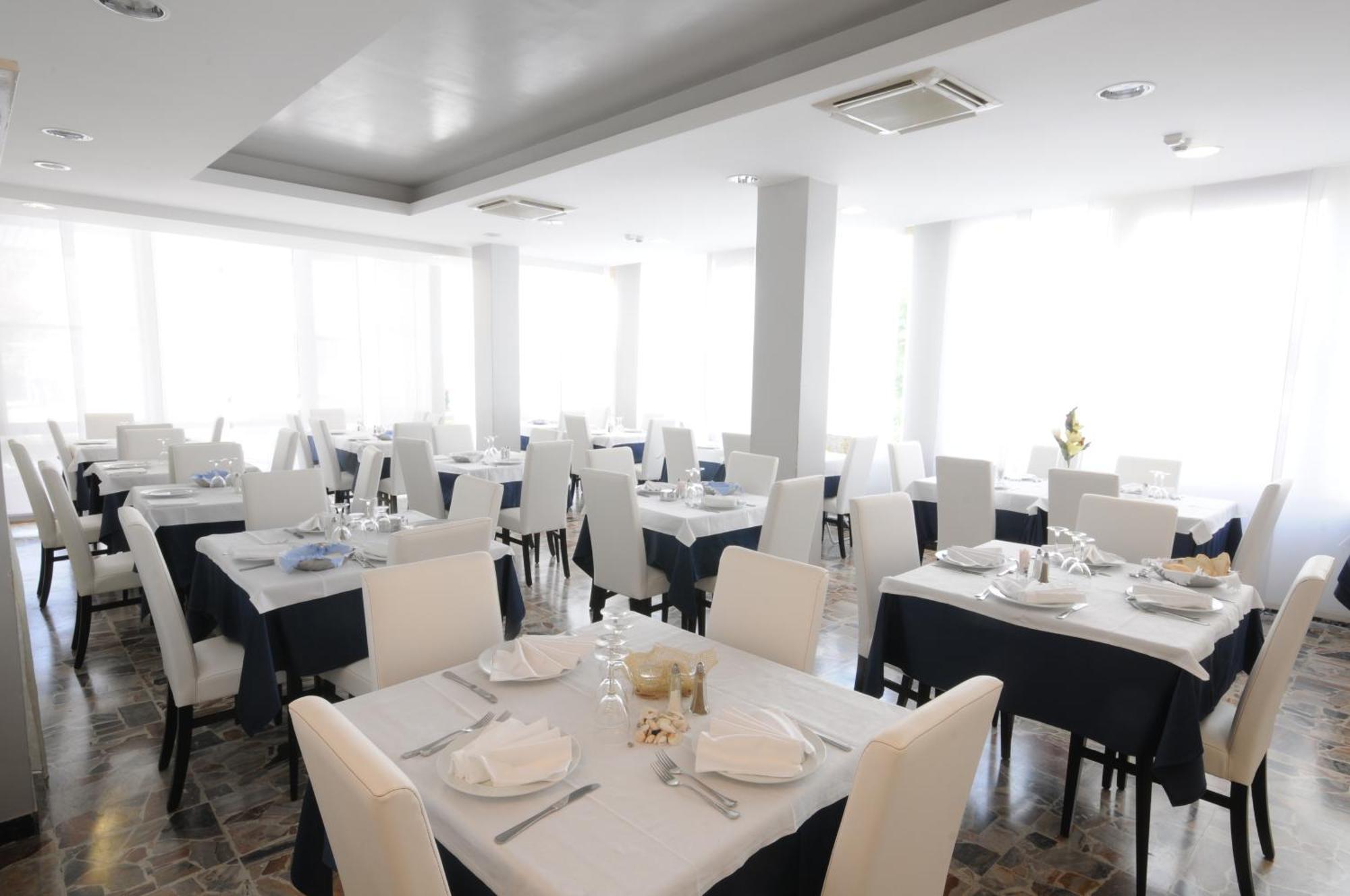 Hotel Ermeti B&B Brunch Riccione Ngoại thất bức ảnh