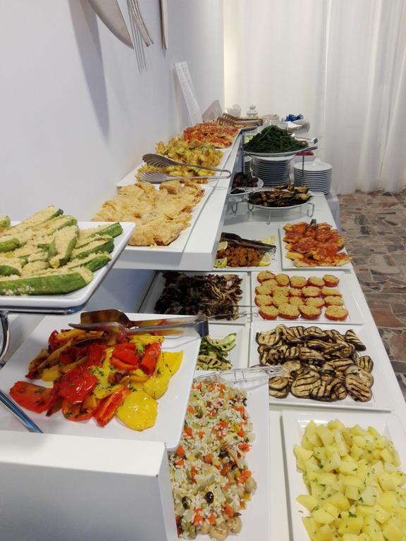 Hotel Ermeti B&B Brunch Riccione Ngoại thất bức ảnh