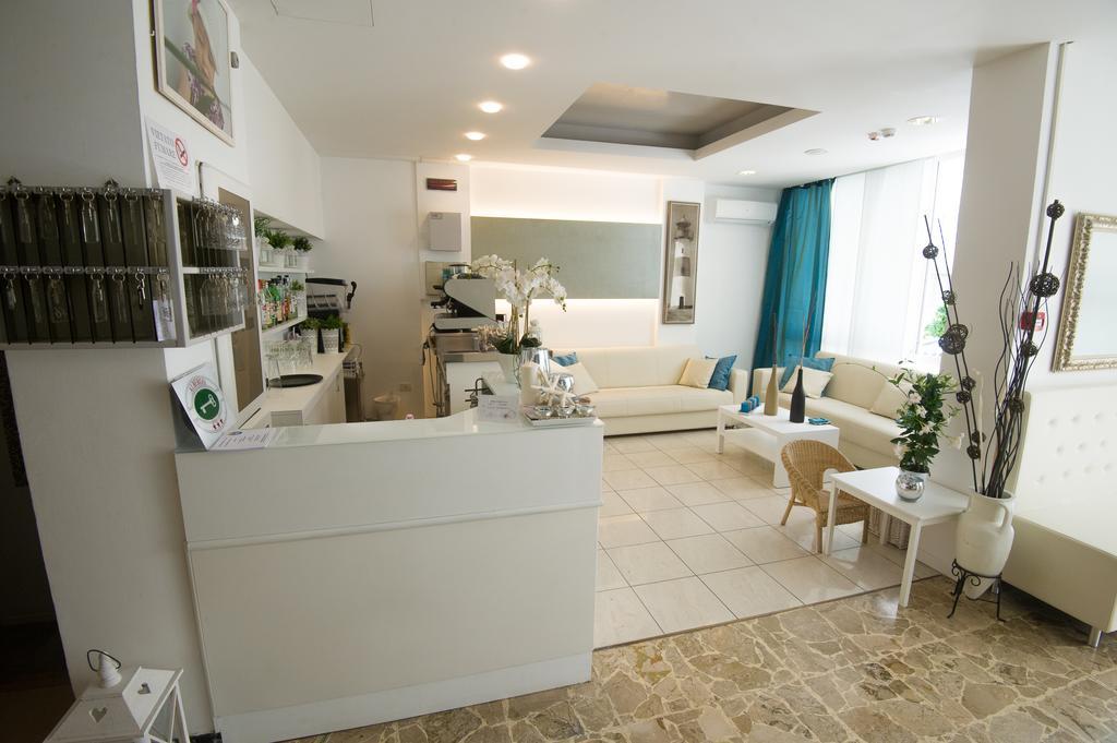 Hotel Ermeti B&B Brunch Riccione Ngoại thất bức ảnh