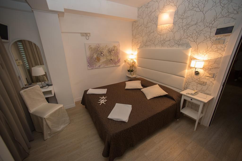 Hotel Ermeti B&B Brunch Riccione Ngoại thất bức ảnh