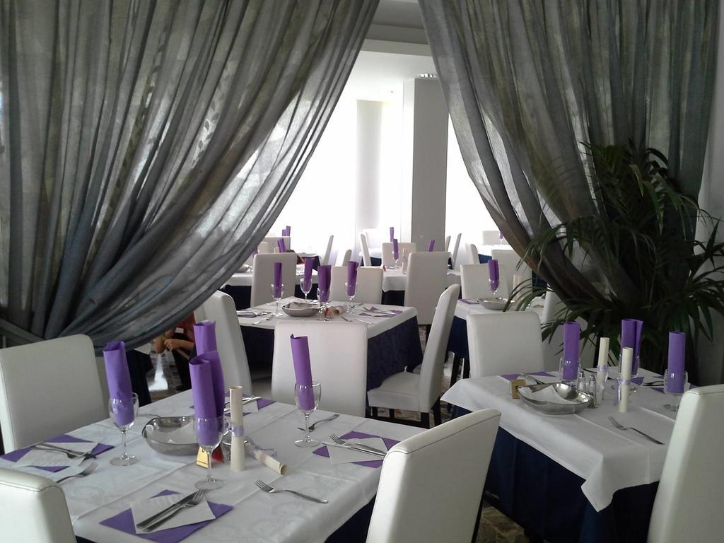 Hotel Ermeti B&B Brunch Riccione Ngoại thất bức ảnh
