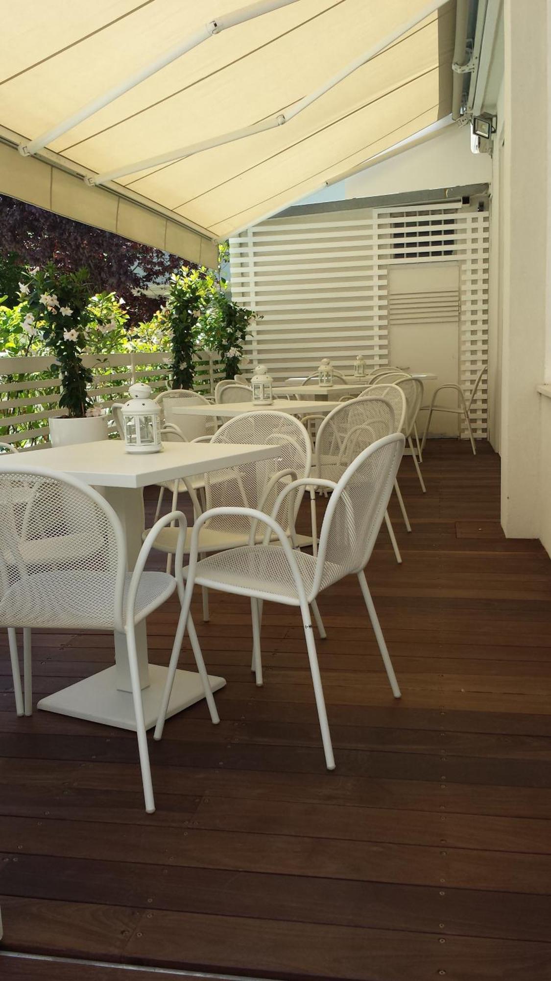 Hotel Ermeti B&B Brunch Riccione Ngoại thất bức ảnh