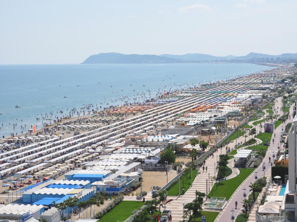 Hotel Ermeti B&B Brunch Riccione Ngoại thất bức ảnh